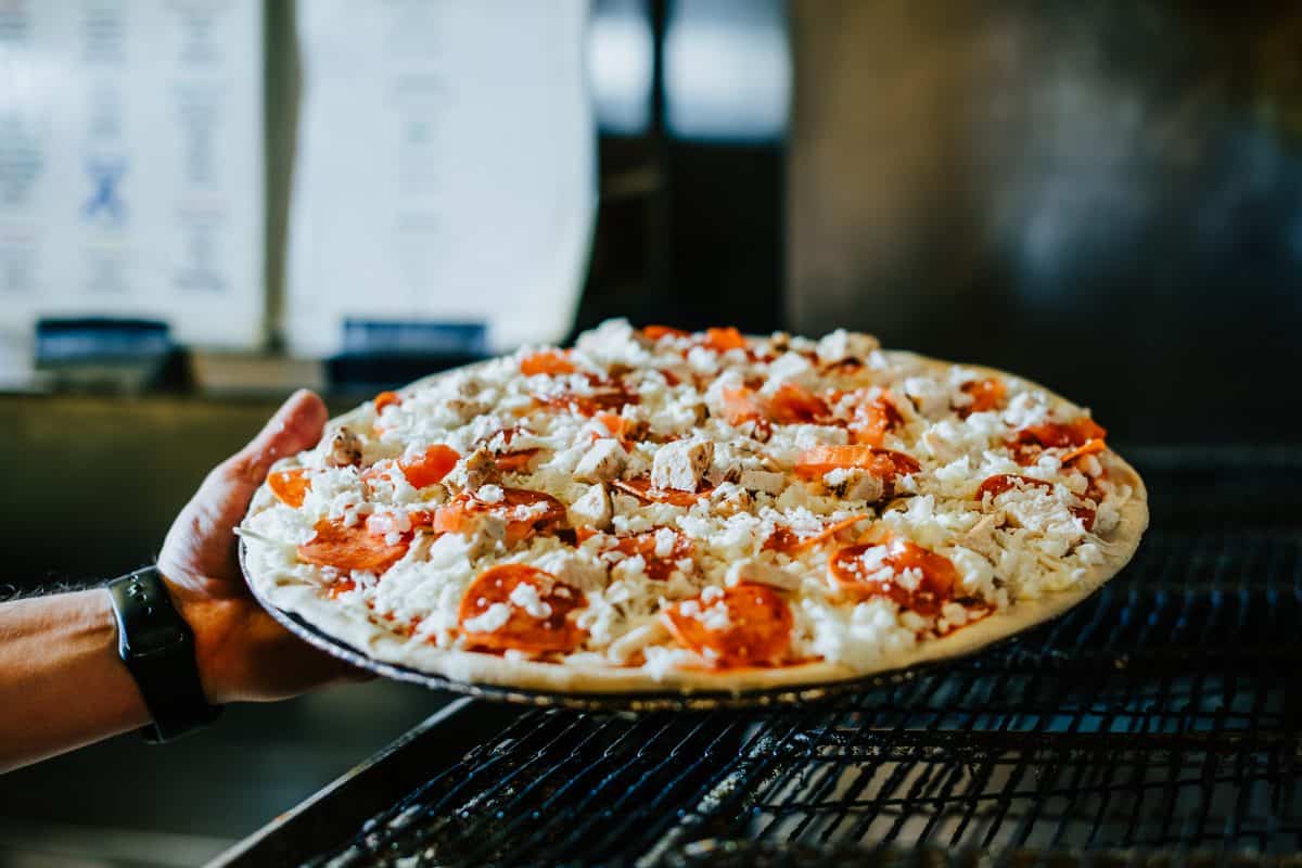 Denver Pizza Company Celebrates 10th Anniversary With 10 Pizzas Mile