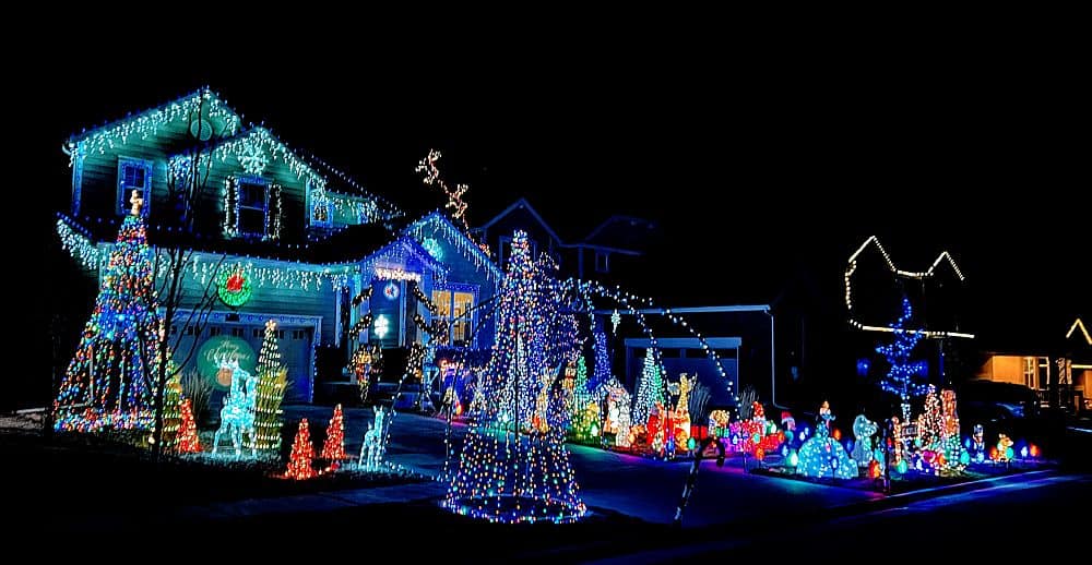 Most Spectacular Christmas Light Displays in the Denver Area Mile